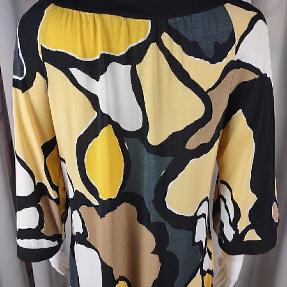 Chico's Multi Color Pebble Print Keyhole Front Scoop Neck Jersey Size 1 = US 8 - Picture 4 of 12